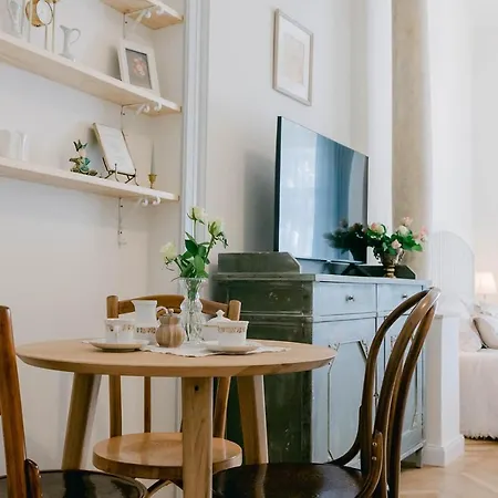 Cyprian アパート